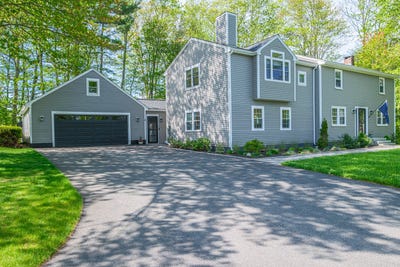 /international/us/6-plymouth-drive-scarborough-me-110108362658/