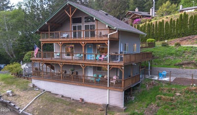 /international/us/25635-sandlake-road-cloverdale-or-110108170076/