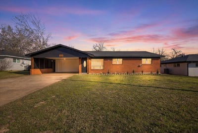 /international/us/213-southview-drive-henderson-tx-110106179116/