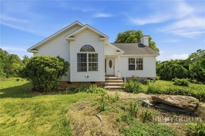 /international/us/874-hanks-street-traphill-nc-110108883170/