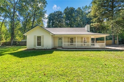 /international/us/211-dogwood-ct-smiths-station-al-110120578424/