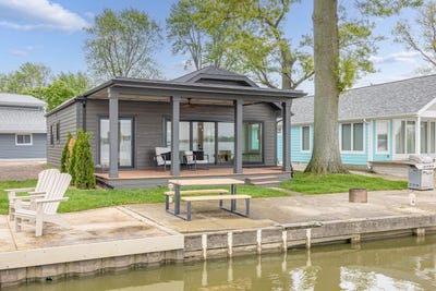 /international/us/7925-hickory-avenue-russells-point-oh-110099483201/