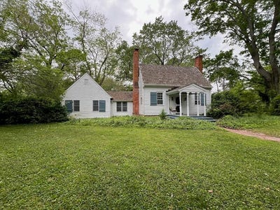 /international/us/271-s-sioux-road-kilmarnock-va-110107687411/