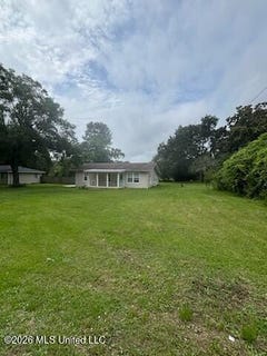 /international/us/16171-robinson-road-gulfport-ms-110108543036/