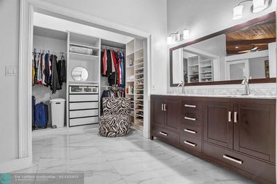 /international/us/8810-paradise-ct-tamarac-fl-110097176864/