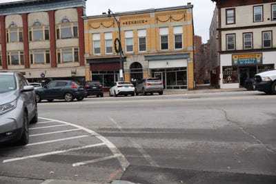 /international/us/416-central-street-franklin-nh-110103692660/