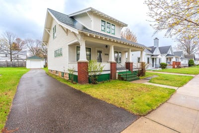 /international/us/1015-s-7th-avenue-wausau-wi-110107509920/