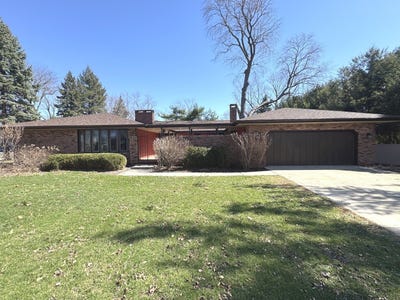 /international/us/210-s-small-avenue-kankakee-il-110106812357/