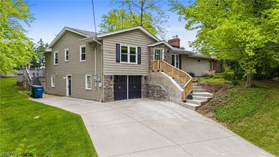 /international/us/107-hilltop-drive-amherst-oh-110108011651/