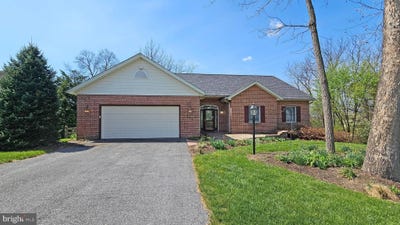 /international/us/132-buckingham-drive-chambersburg-pa-110107516005/