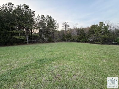 /international/us/4393-stoney-mountain-rd-axton-va-110106923947/