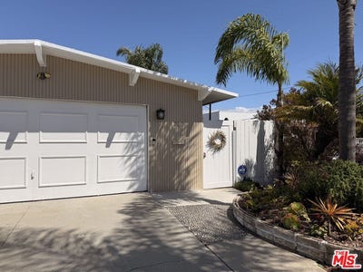 /international/us/200-larsson-st-manhattan-beach-ca-110107638401/