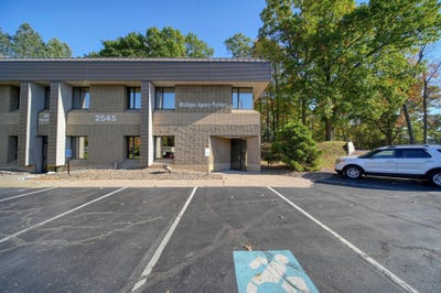 /international/us/2545-spring-arbor-road-jackson-mi-110107437115/