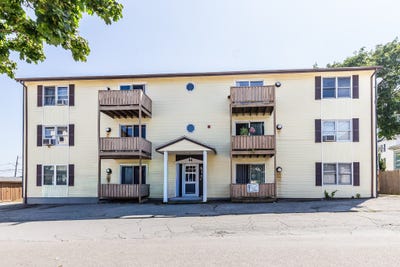 /international/us/24-larch-st-new-bedford-ma-110109791214/