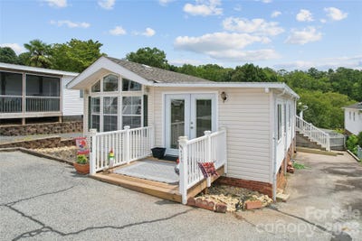 /international/us/113-dare-lane-new-london-nc-110119578413/