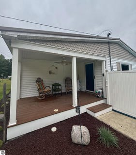 /international/us/2613-s-whitney-beach-beaverton-mi-110100986734/