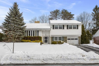 /international/us/27-davis-avenue-albany-ny-110106188205/
