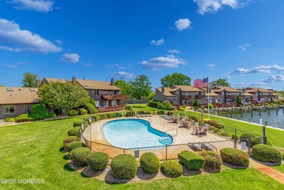 /international/us/10-sea-point-drive-point-pleasant-nj-110108011595/