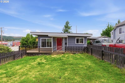 /international/us/216-e-main-st-coquille-or-110108689585/