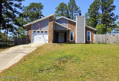 /international/us/3337-redfox-road-spring-lake-nc-110108497840/