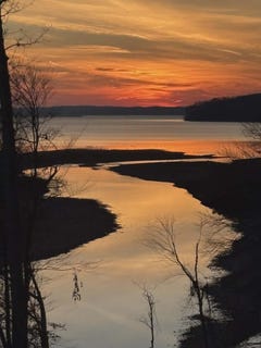 /international/us/306-streamside-dr-dover-tn-110107477321/