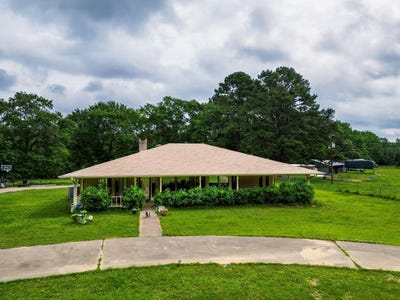 /international/us/4443-an-county-rd-163-palestine-tx-110099265387/