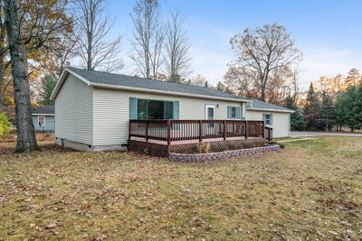 /international/us/4963-eastway-drive-indian-river-mi-110095341813/