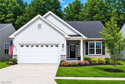 /international/us/6616-amber-way-north-ridgeville-oh-110108339073/