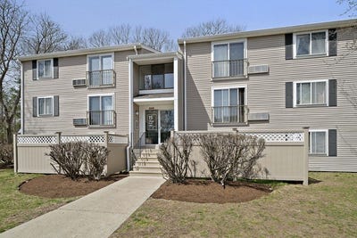 /international/us/15-village-rock-ln-natick-ma-110107398215/