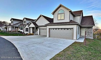 /international/us/226-village-view-drive-tunkhannock-pa-110103302797/