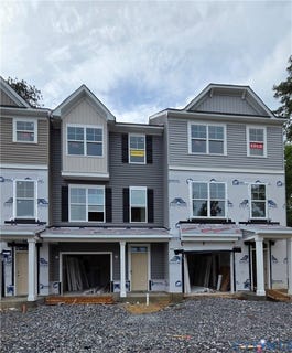 /international/us/16306-alexandria-court-moseley-va-110106498561/