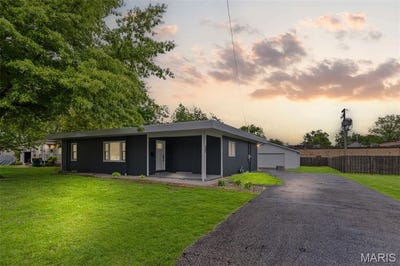 /international/us/108-w-orchard-street-o-fallon-il-110099370159/