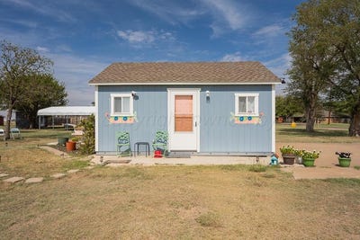 /international/us/306-alamo-street-claude-tx-110120003802/