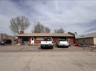 /international/us/225-e-main-st-delta-ut-110106477358/