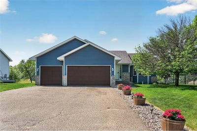 /international/us/13506-2nd-avenue-s-zimmerman-mn-110108392069/