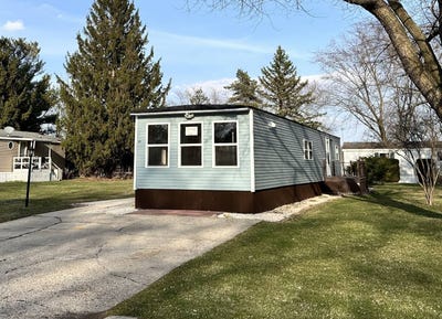/international/us/n65w22201-lannon-springs-dr-sussex-wi-110105077740/