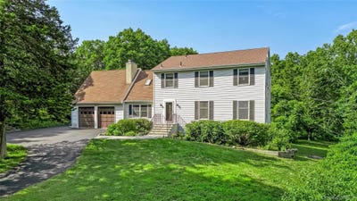 /international/us/185-rombout-road-pleasant-valley-ny-110109369477/