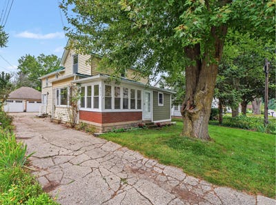 /international/us/8317-merton-avenue-sw-byron-center-mi-110110279637/