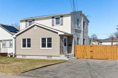 /international/us/184-dallas-street-lindenhurst-ny-110106706485/
