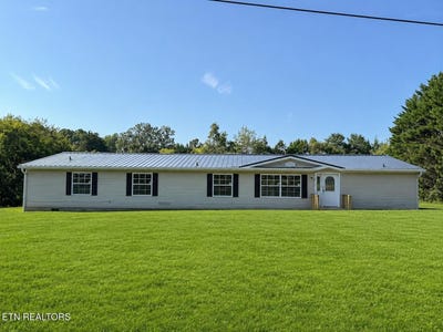 /international/us/10326-patsy-cline-way-strawberry-plains-tn-110110011804/