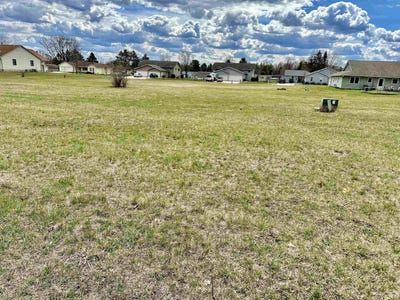 /international/us/hillside-subdivision-lot-2-3-4-7-8-tomah-wi-110091285159/