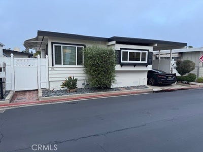 /international/us/94-yorktown-newport-beach-ca-110108606561/