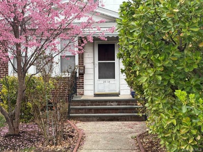 /international/us/3016-154th-street-flushing-ny-110106973773/