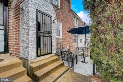 /international/us/1351-kimberly-drive-philadelphia-pa-110099828489/