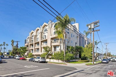 /international/us/4549-haskell-ave-encino-ca-110109164539/
