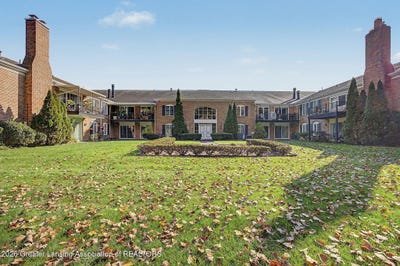 /international/us/1740-wellington-road-lansing-mi-110120550601/