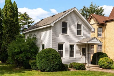 /international/us/111-e-carroll-street-portage-wi-110110078523/