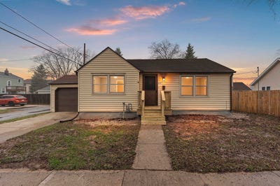 /international/us/817-chicago-street-de-pere-wi-110107403251/