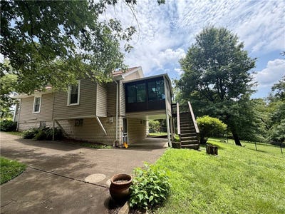 /international/us/228-ohio-st-monroeville-pa-110109197569/