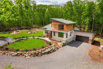 /international/us/92-flynn-lane-ogunquit-me-110108475042/